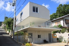 带花园的双家庭住宅