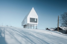 加拿大完美的冬季小屋