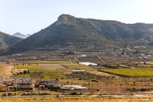 西班牙半掩埋式住宅
